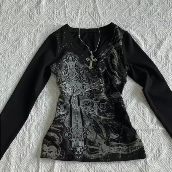 Source Unknown Tops - Black and Gray Long Sleeve Vintage gothic T shirt woman Y2K place punk V-neck